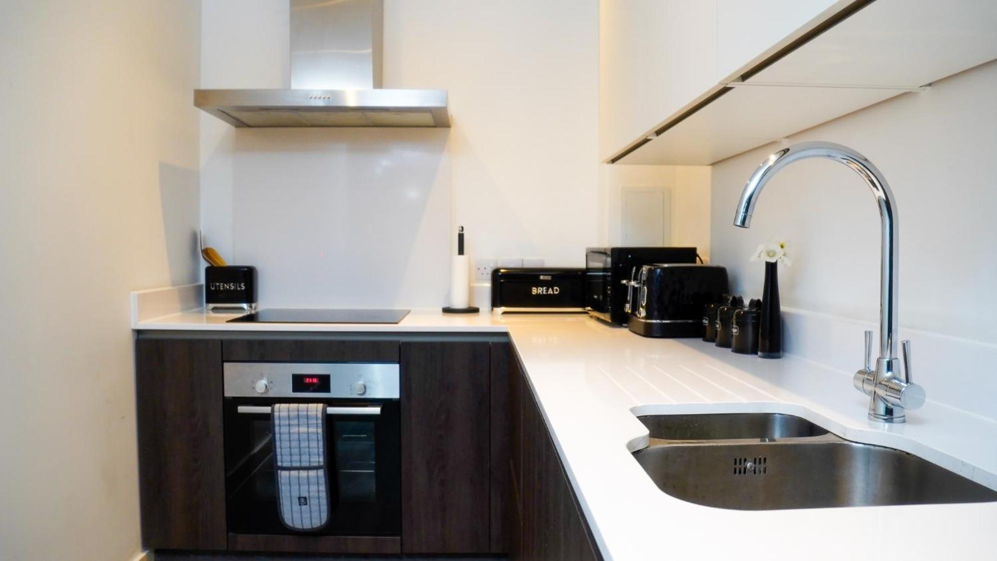 Manchester City Centre Apt With Balcony & Free Parking - Including Free 1-Hour Late Check-Out For Bookings On The 29Th 31St May, Justeat Voucher For 2-Night Stays Minimum! Eksteriør bilde