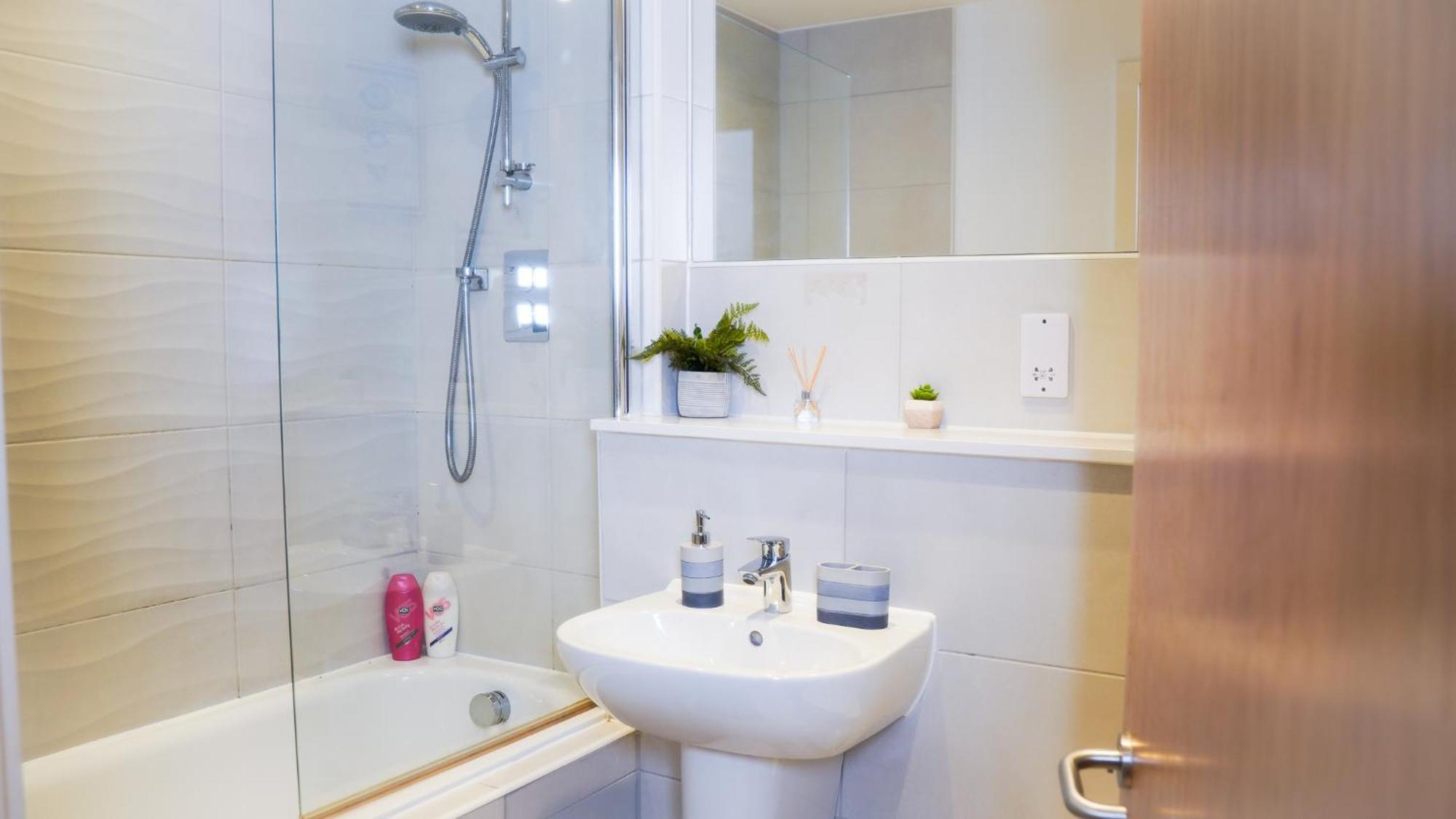 Manchester City Centre Apt With Balcony & Free Parking - Including Free 1-Hour Late Check-Out For Bookings On The 29Th 31St May, Justeat Voucher For 2-Night Stays Minimum! Eksteriør bilde