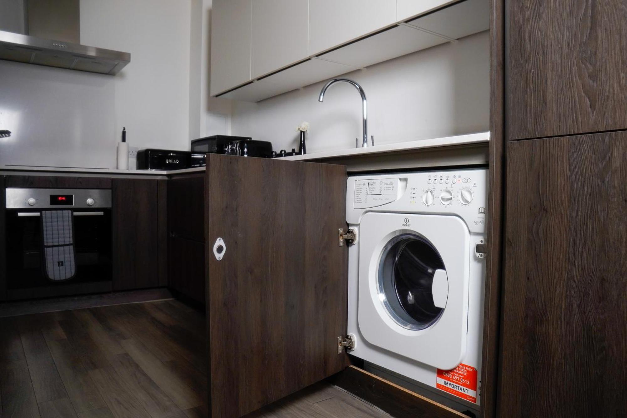 Manchester City Centre Apt With Balcony & Free Parking - Including Free 1-Hour Late Check-Out For Bookings On The 29Th 31St May, Justeat Voucher For 2-Night Stays Minimum! Eksteriør bilde
